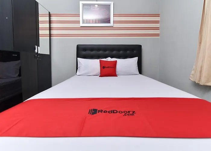 Guest house Reddoorz Near Teuku Umar Barat